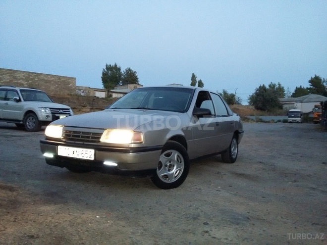Opel Vectra 1990, 363,000 km - 0.2 l - Bakı