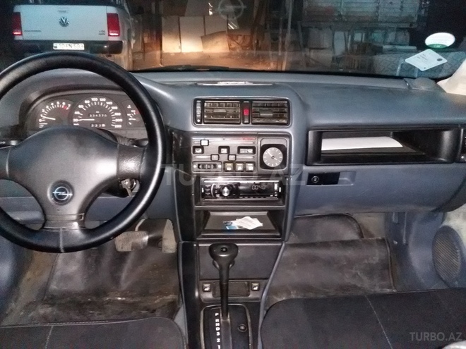 Opel Vectra 1990, 363,000 km - 0.2 l - Bakı