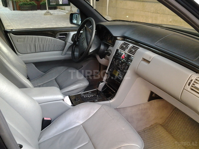 Mercedes E 280 1996, 247,000 km - 2.8 л - Bakı