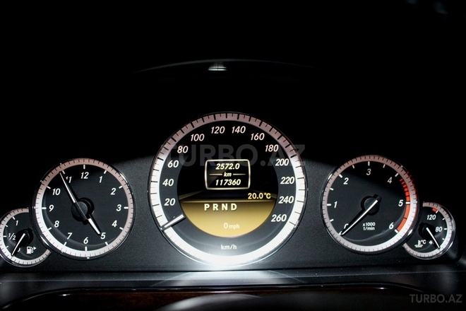Mercedes E 220 2011, 119,000 km - 2.2 l - Bakı