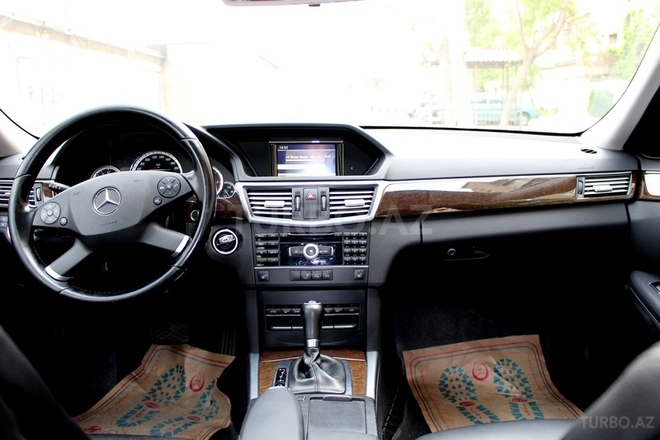 Mercedes E 220 2011, 119,000 km - 2.2 l - Bakı