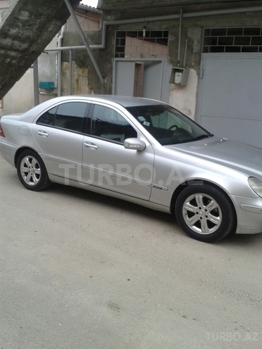 Mercedes C 220 2000, 233,000 km - 2.2 л - Bakı