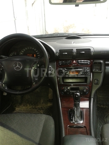 Mercedes C 220 2000, 233,000 km - 2.2 л - Bakı