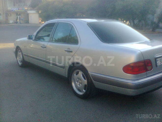 Mercedes E 220 1997, 220,000 km - 2.2 l - Bakı