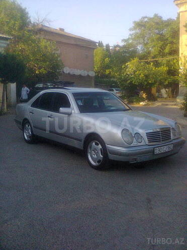 Mercedes E 220 1997, 220,000 km - 2.2 l - Bakı