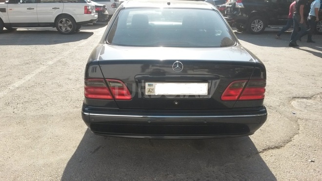 Mercedes E 240 2000, 192,651 km - 2.4 l - Bakı