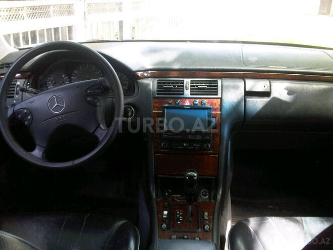 Mercedes E 240 2001, 200,000 km - 2.6 l - Bakı