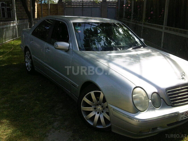 Mercedes E 240 2001, 200,000 km - 2.6 l - Bakı