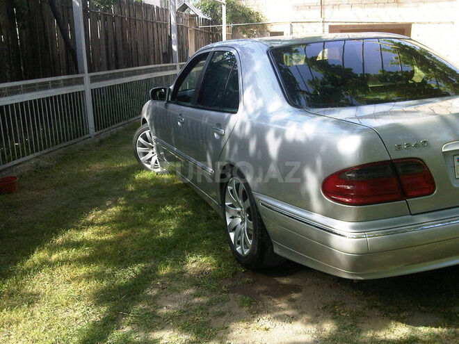 Mercedes E 240 2001, 200,000 km - 2.6 l - Bakı