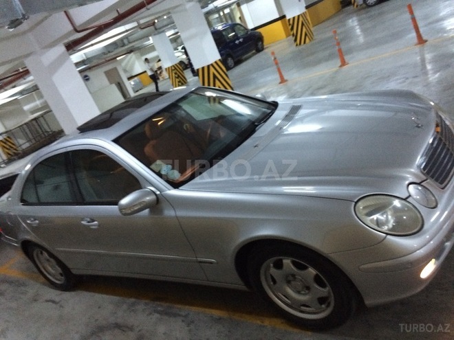 Mercedes E 220 2004, 300,000 km - 2.2 l - Bakı