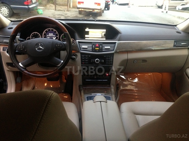 Mercedes E 350 2010, 61,000 km - 3.5 л - Bakı
