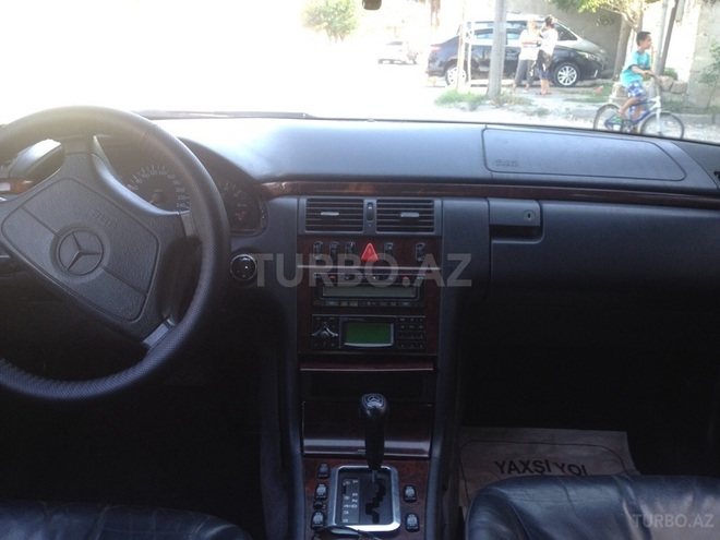 Mercedes E 320 1998, 347,000 km - 0.4 л - Bakı