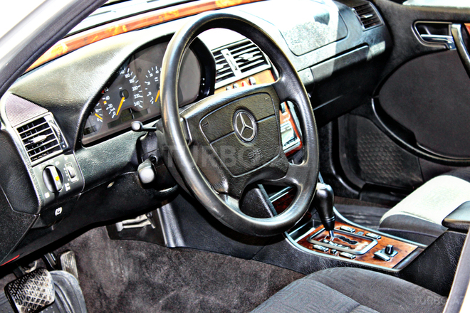 Mercedes C 200 1999, 220,000 km - 2.0 l - Bakı