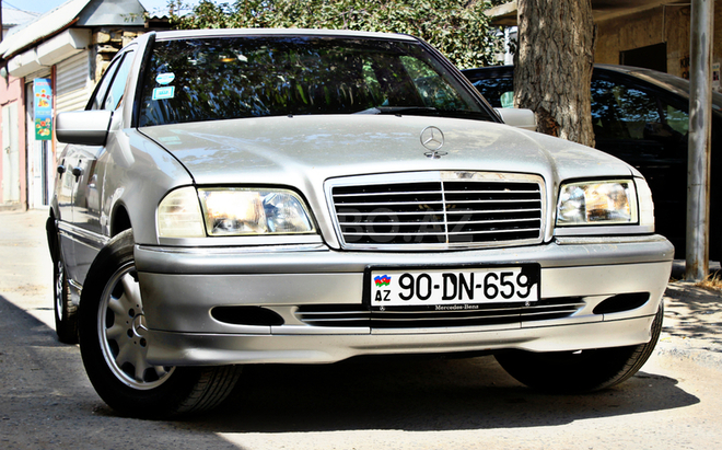 Mercedes C 200 1999, 220,000 km - 2.0 l - Bakı
