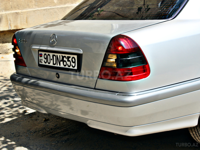 Mercedes C 200 1999, 220,000 km - 2.0 l - Bakı