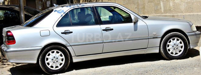 Mercedes C 200 1999, 220,000 km - 2.0 l - Bakı