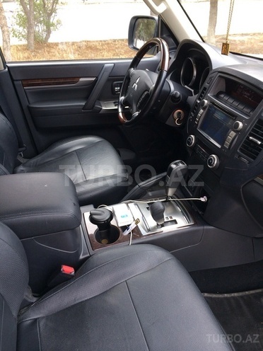 Mitsubishi Pajero 2015, 54,500 km - 3.5 l - Bakı