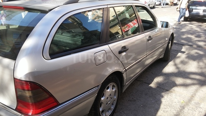 Mercedes C 220 2000, 480,000 km - 2.2 l - Bakı