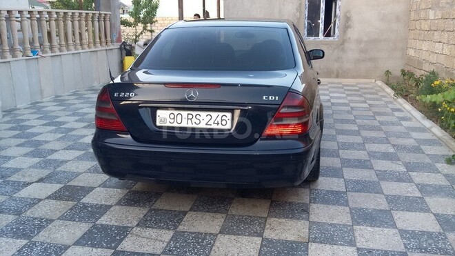 Mercedes E 220 2002, 227,000 km - 2.2 л - Bakı
