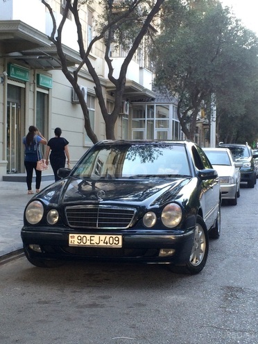 Mercedes E 240 2000, 178,000 km - 2.4 l - Bakı