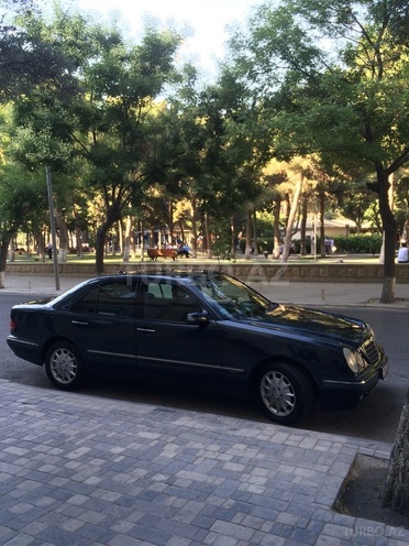Mercedes E 240 2000, 178,000 km - 2.4 l - Bakı