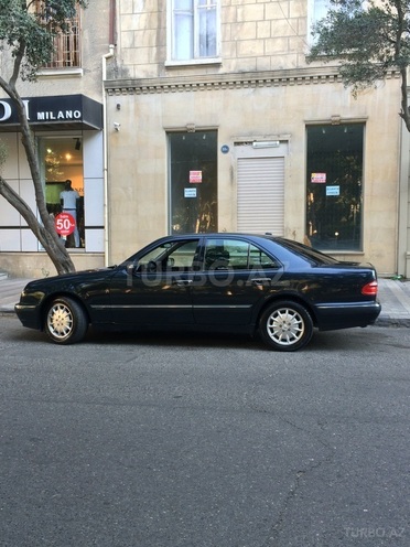 Mercedes E 240 2000, 178,000 km - 2.4 l - Bakı