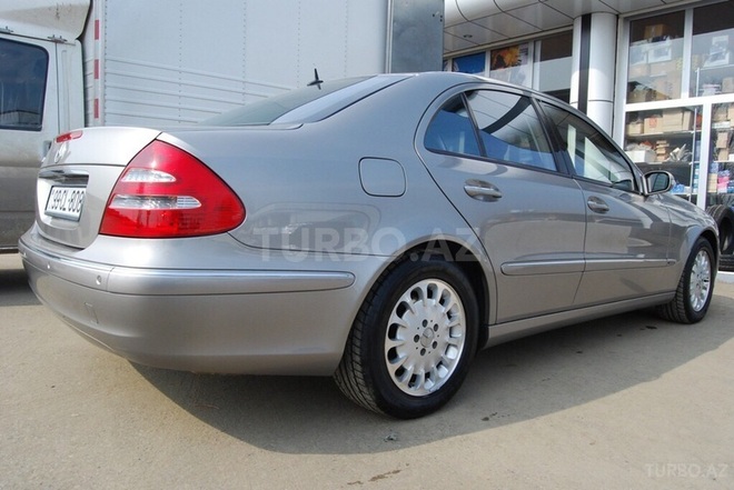 Mercedes E 240 2003, 156,000 km - 2.6 l - Bakı