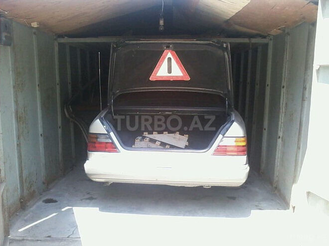 Mercedes E 230 1992, 270,000 km - 2.3 l - Bakı