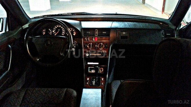 Mercedes C 180 1993, 224,874 km - 1.8 l - Bakı