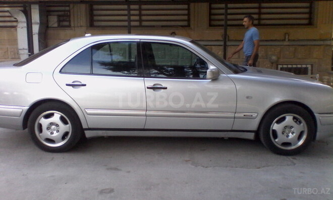Mercedes E 240 1998, 204,000 km - 2.4 л - Bakı