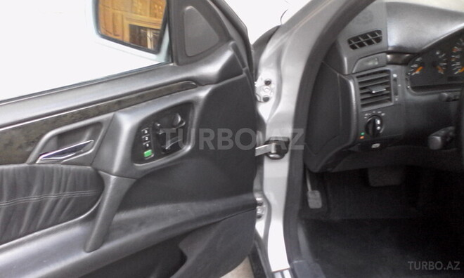Mercedes E 240 1998, 204,000 km - 2.4 л - Bakı