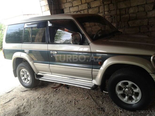 Mitsubishi Pajero io 1996, 311,000 km - 2.8 l - Bakı