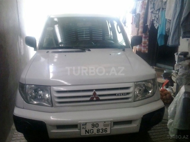 Mitsubishi Pajero io 2000, 265,000 km - 1.8 л - Bakı