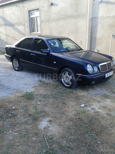 Mercedes E 240 1999, 170,000 km - 2.4 l - Bakı
