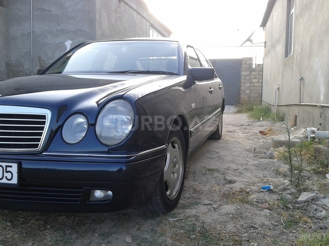 Mercedes E 240 1999, 170,000 km - 2.4 l - Bakı