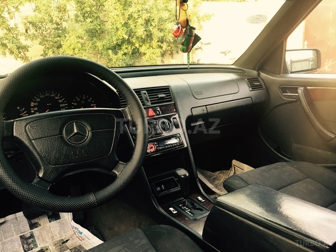 Mercedes C 180 1997, 287,500 km - 1.8 л - Bakı