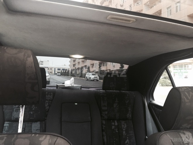 Mercedes E 240 1997, 259,000 km - 2.4 l - Bakı