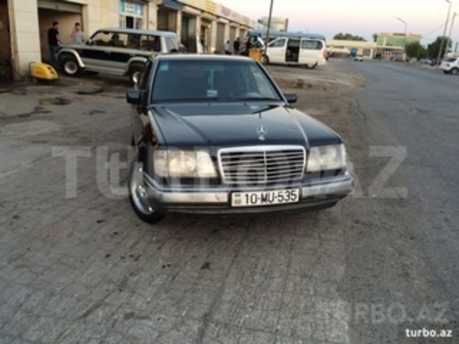 Mercedes E 220 1994, 245,000 km - 0.2 l - Bakı