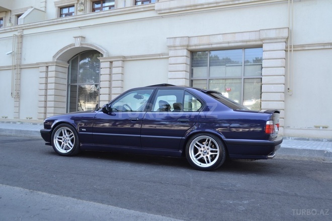BMW 528 1995, 200,000 km - 2.8 l - Bakı