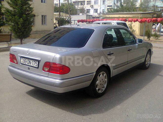 Mercedes E 240 1998, 160,000 km - 2.4 l - Bakı