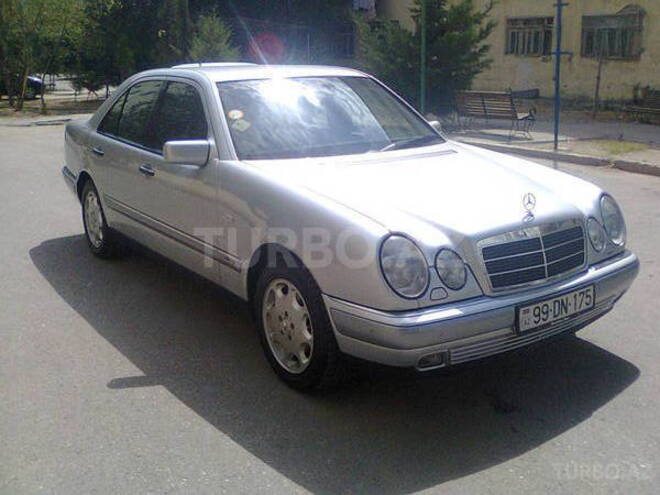Mercedes E 240 1998, 160,000 km - 2.4 l - Bakı