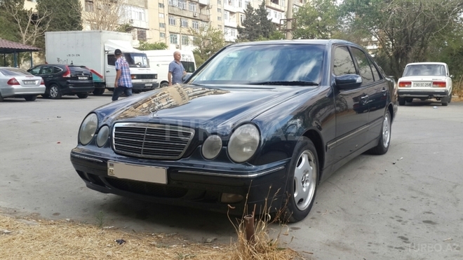 Mercedes E 270 1999, 216,000 km - 1.8 l - Bakı