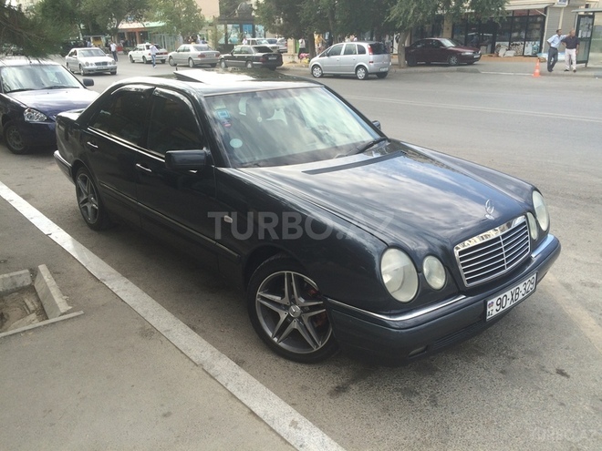 Mercedes E 230 1997, 246,000 km - 2.3 l - Bakı