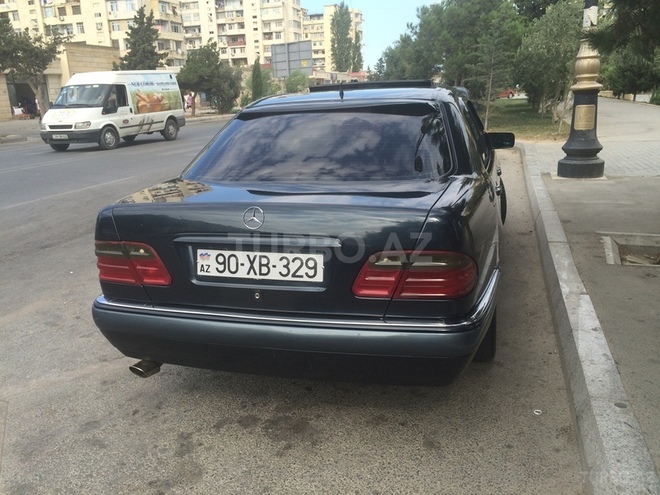 Mercedes E 230 1997, 246,000 km - 2.3 l - Bakı
