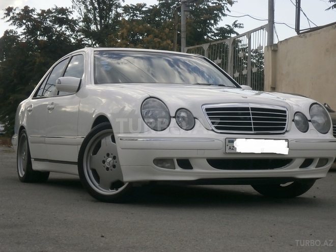 Mercedes E 320 1999, 130,000 km - 3.2 l - Bakı