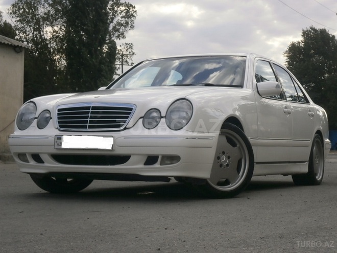 Mercedes E 320 1999, 130,000 km - 3.2 l - Bakı