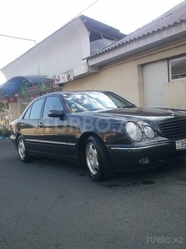 Mercedes E 220 2000, 320,151 km - 2.2 l - Bakı