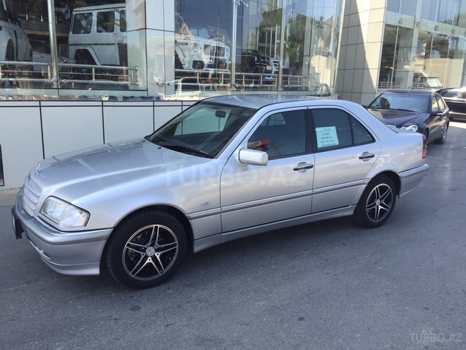 Mercedes C 240 2000, 64,000 km - 2.4 l - Bakı