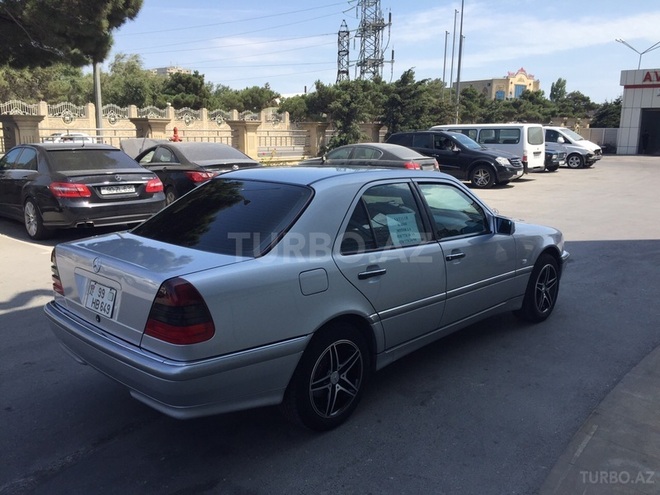 Mercedes C 240 2000, 64,000 km - 2.4 l - Bakı