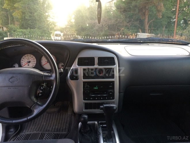 Nissan Pathfinder 1999, 157,726 km - 3.3 л - Bakı